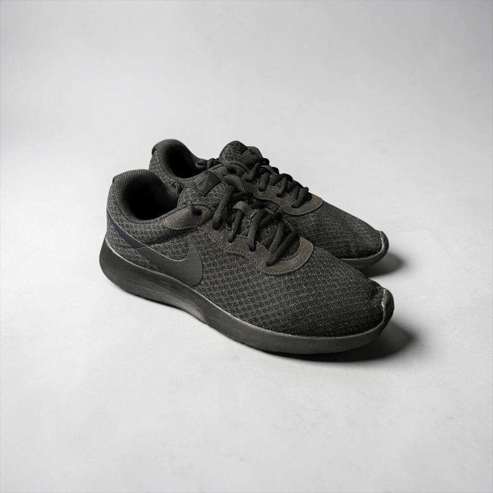 Nike Black Tanjun casual sneakers US 8.5 EU 42